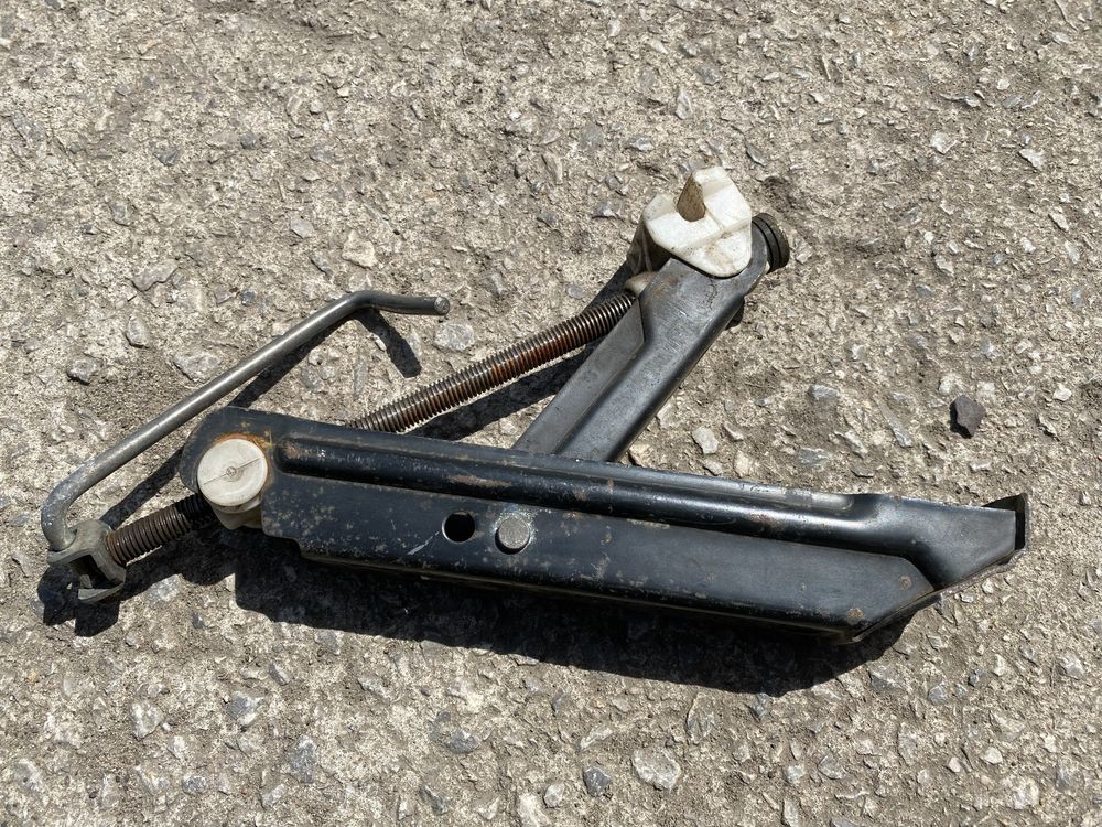 Opel Astra f 1 corsa C lewarek podnosnik