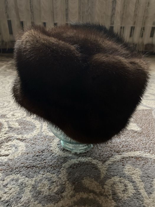 Продам норкову шапку