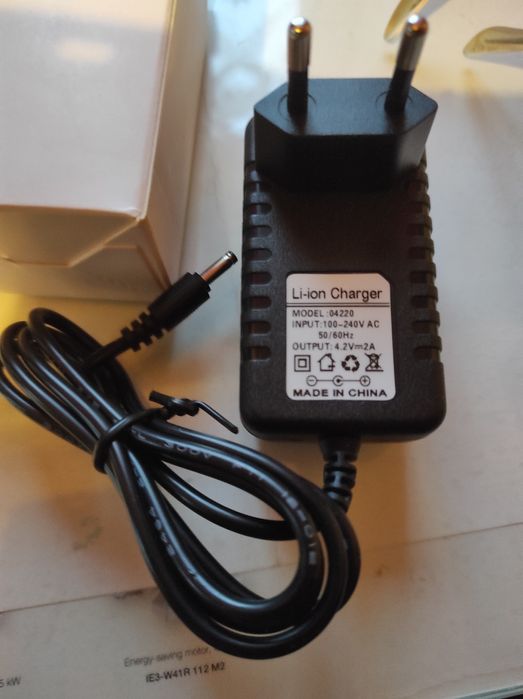Зарядка li-ion, литий -полимерных АКБ 4.2в, 2а новая
