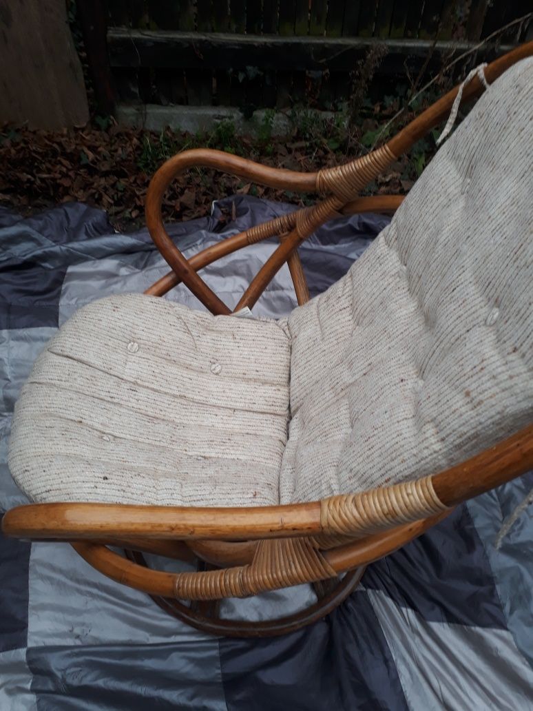 Fotel bujano-obrotowy bambus
