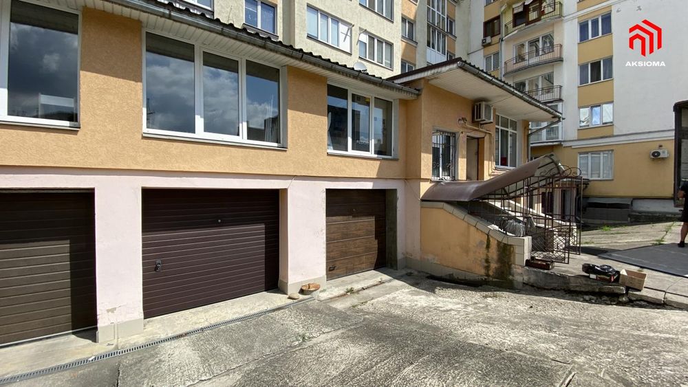 Оренда фасадної комерційної площі 230м