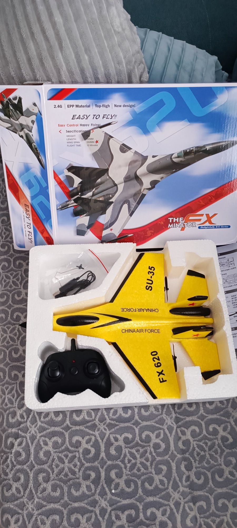 Samolot zdalnie sterowany su35 fx620