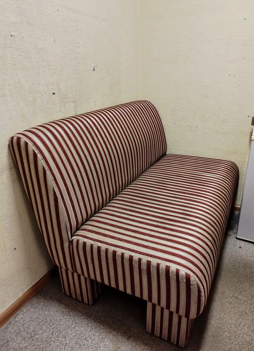 Диван для офісу, дому