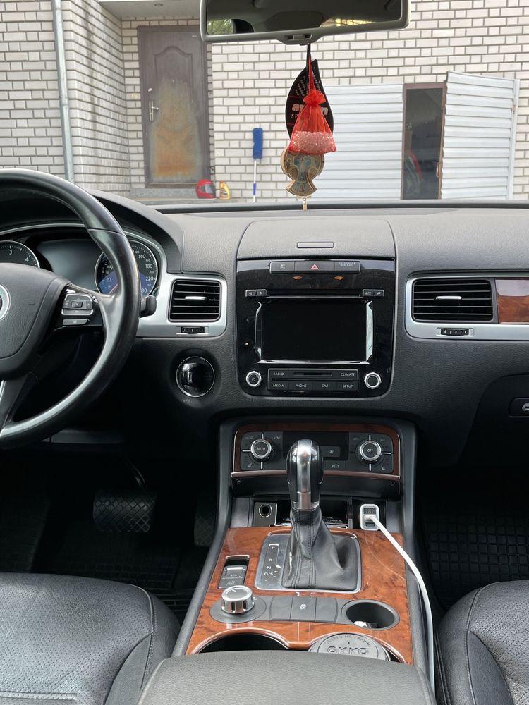 Volkswagen Touareg 2012 3.0 дизель