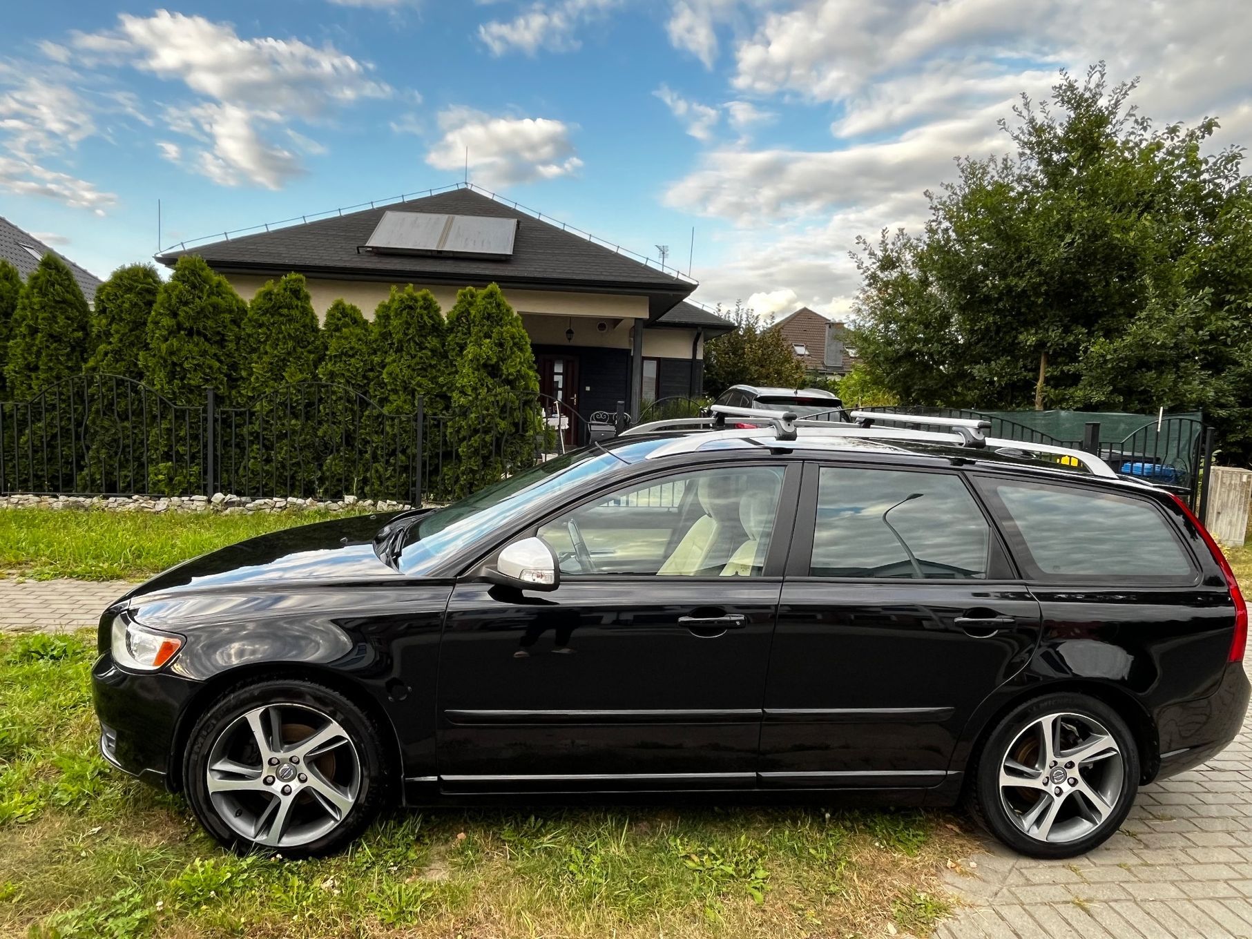 Volvo V50 Volvo V50 Business Edition Start-Stop. Niezawodne i bezpieczne kombi
