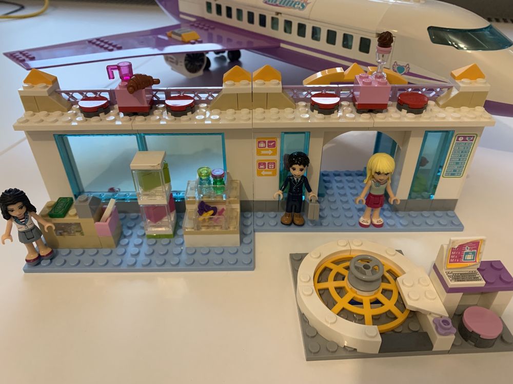 Lego Friends 41109 Lotnisko w Heartlake, samolot