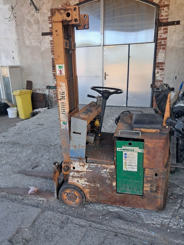 Wózek widłowy elektryczny