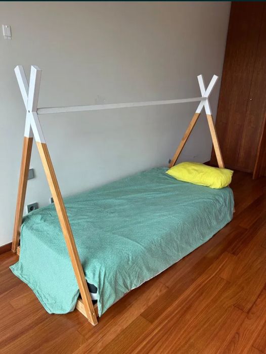 Cama solteiro com colchão