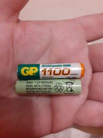 Akumulatorki NiMH R3 o pojemności 1100 firmy GP i 600 mAh (2-sztuki)