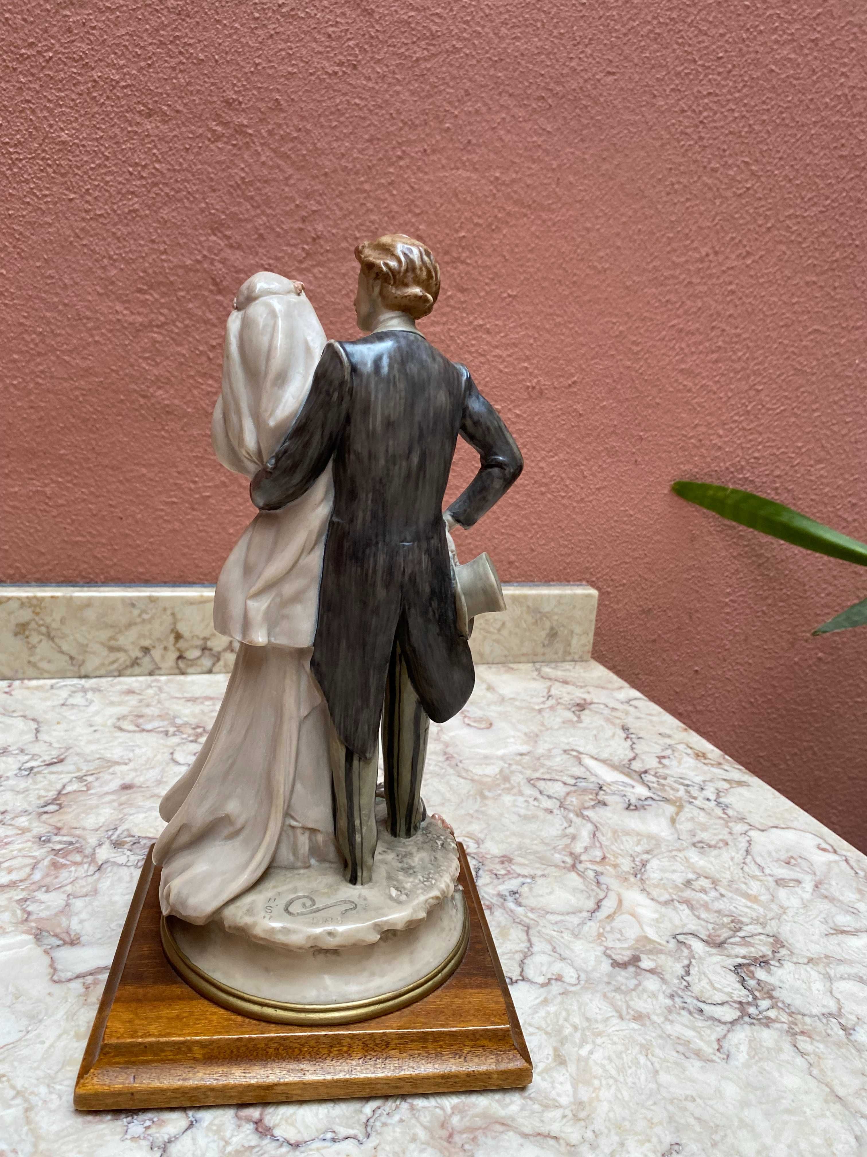 Casal de noivos em Marfinite – Presente encantador