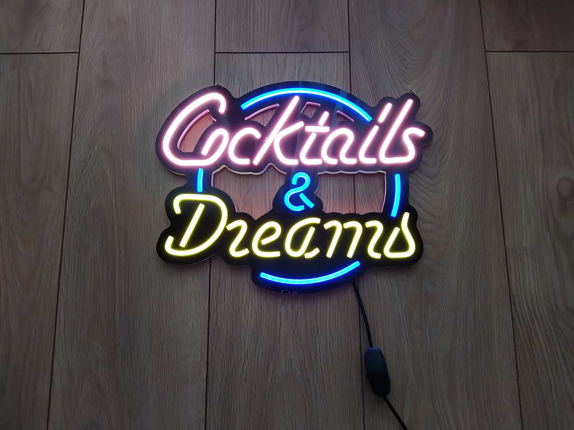 Neon świetlny "Cocktails and Dreams"