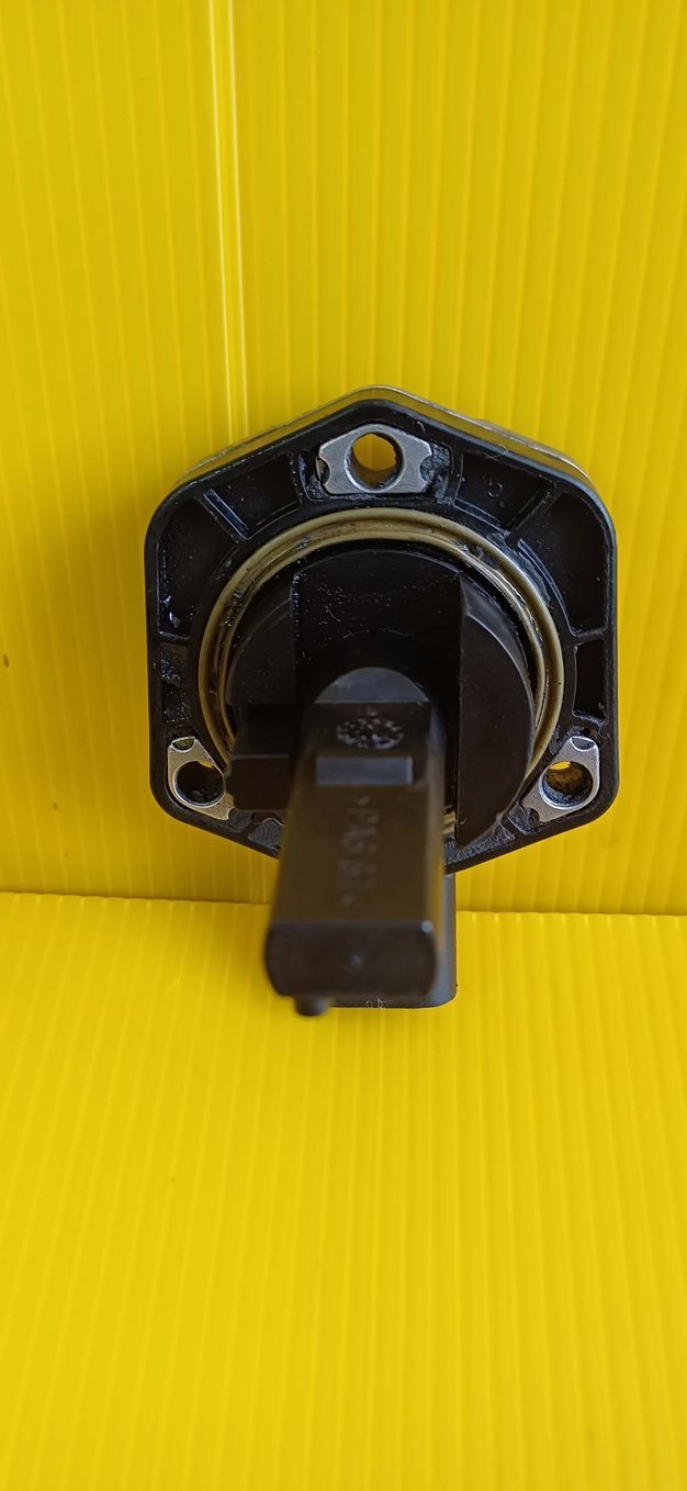 Czujnik poziom oleju Audi, VW 1,9 TDI 1J0907660C