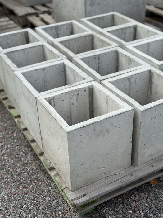 Бетонні підвазонники (кашпо)
