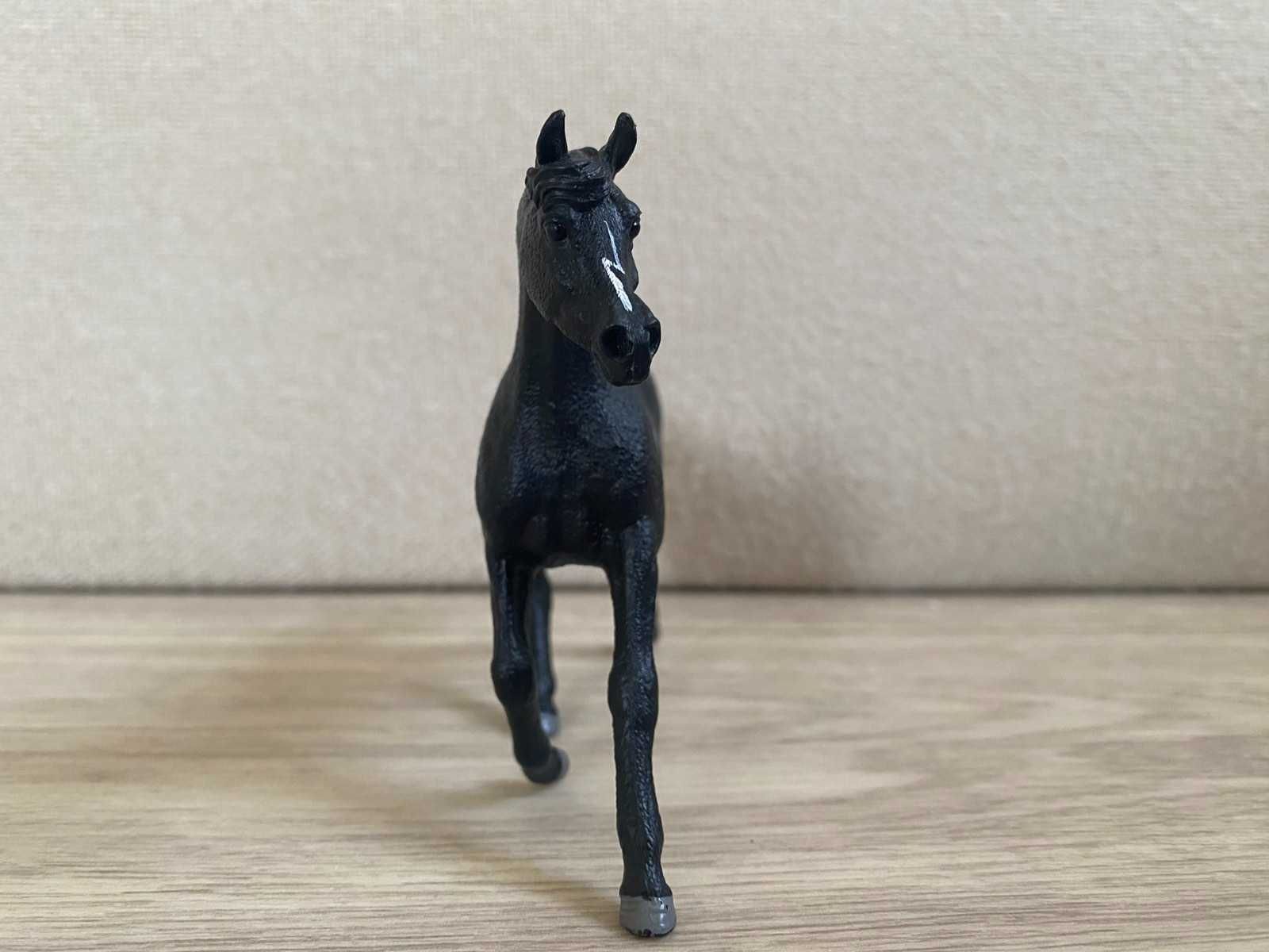 Schleich жеребец 2023
