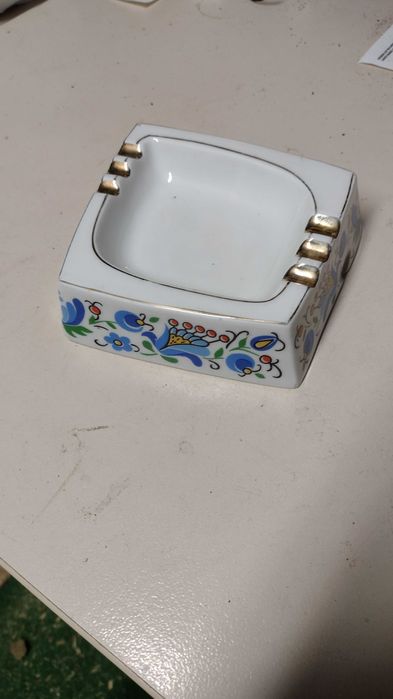 Popielniczka PRL porcelana Lubiana wzór kaszubski