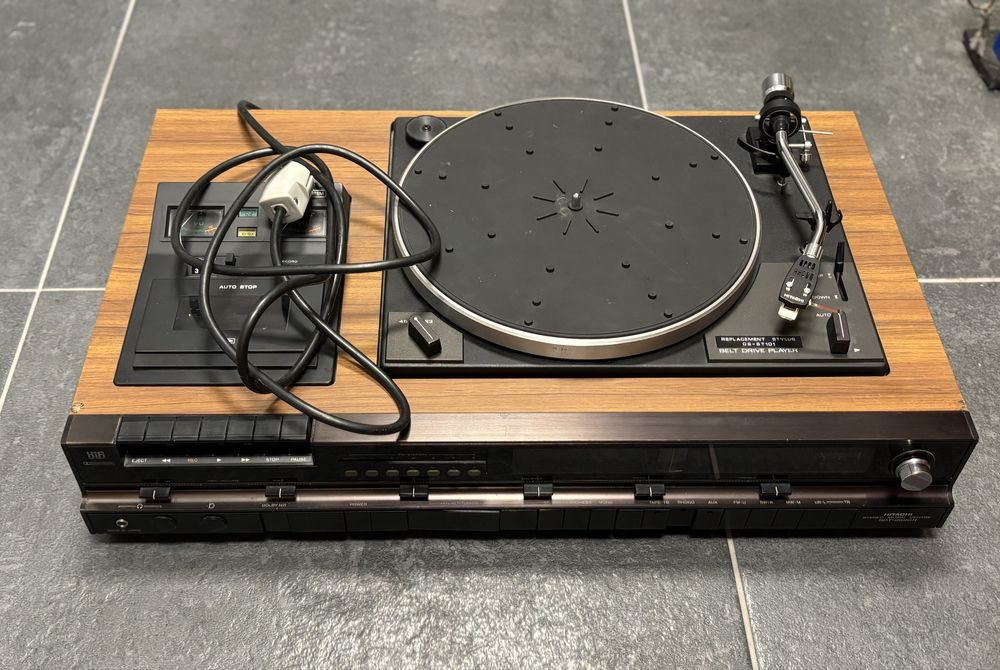 Hitach STD 2690R Music Center gramofon