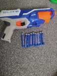 NERF disruptor z strzałkami