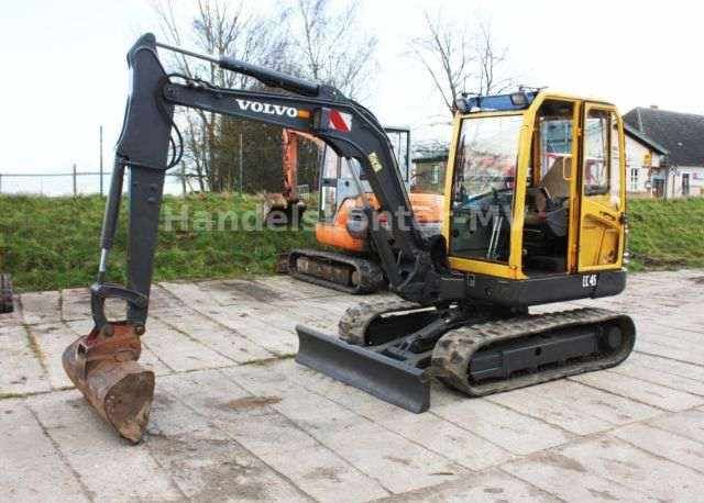 Екскаватор Послуги Бетонні КругиКільцяКопанняСептикЗ переливомКвадрати