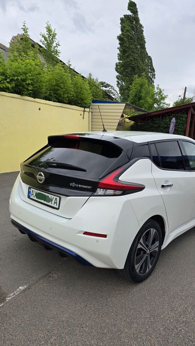 Авто Nissan Leaf