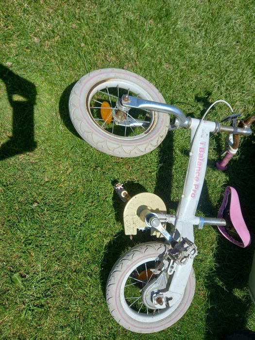 rower dziecięcy zepsuty na części