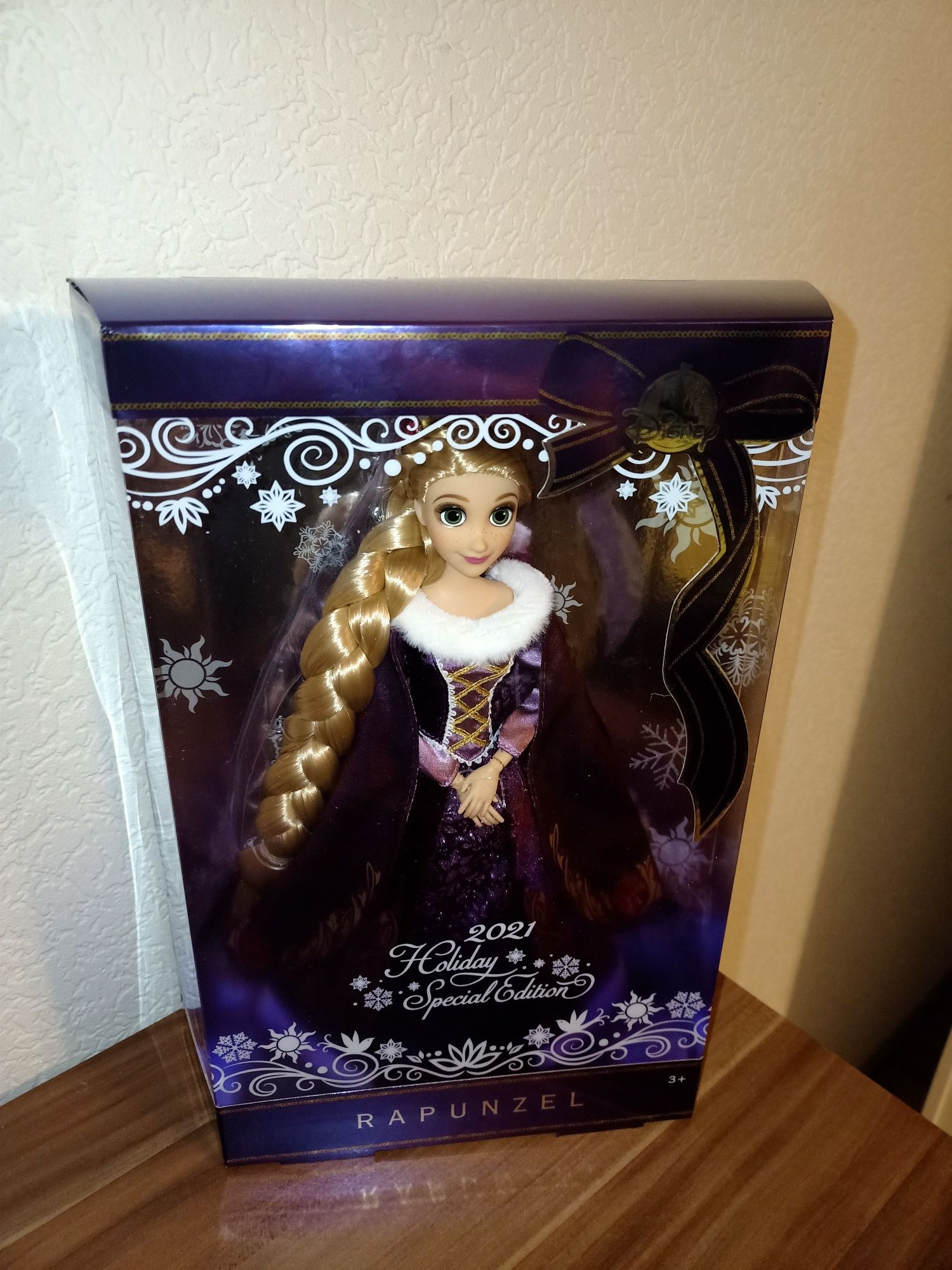 Roszpunka Disney Store limited edition Rapunzel Holiday 2021 NRFB