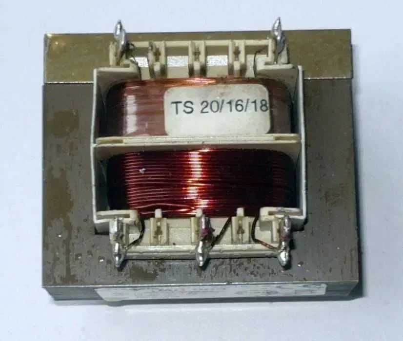 Transformator sieciowy 230V/20W-używany. 18V/1A lub 16V/1,2A.2 sztuki
