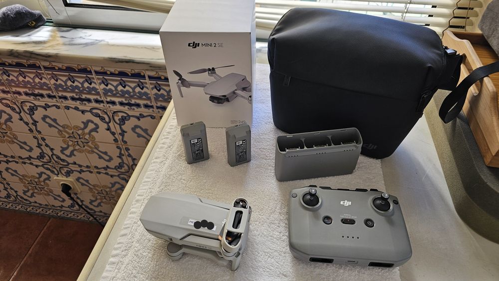 Dji Mini 2 SE Fly More Combo + Care Refresh