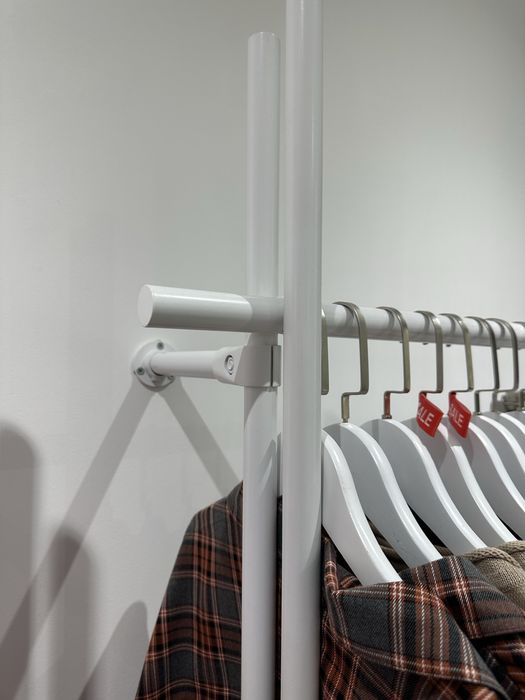 Рейли для одягу білі настінні