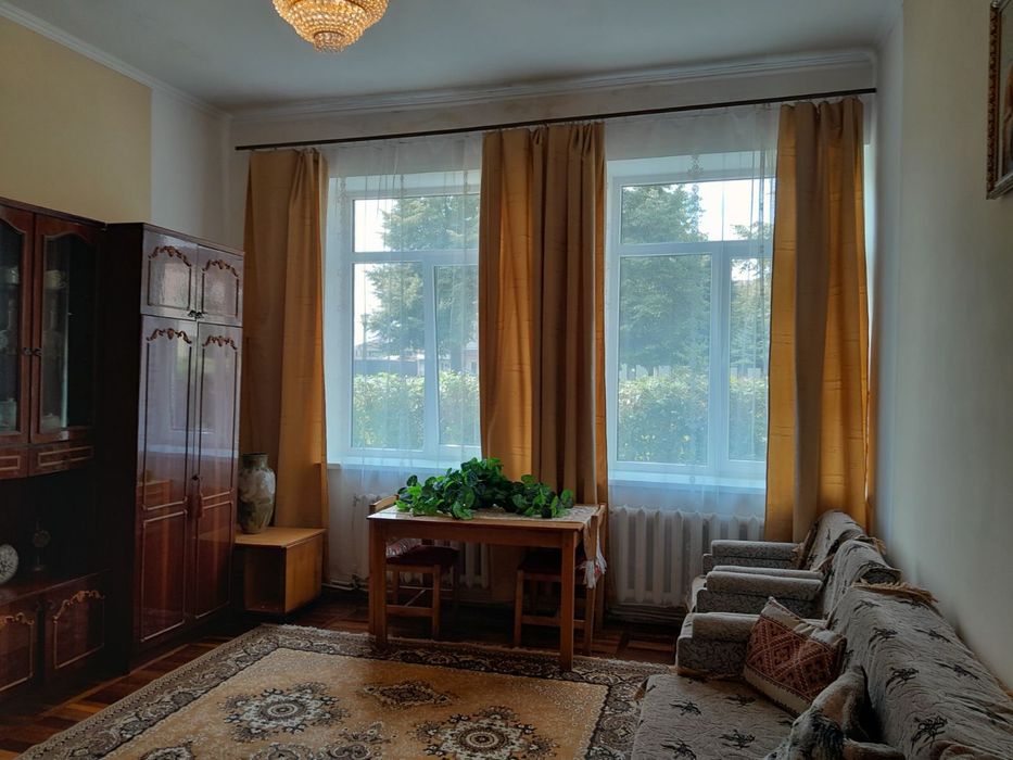 Продаж квартири . М. Великі Мости . Львівська обл.