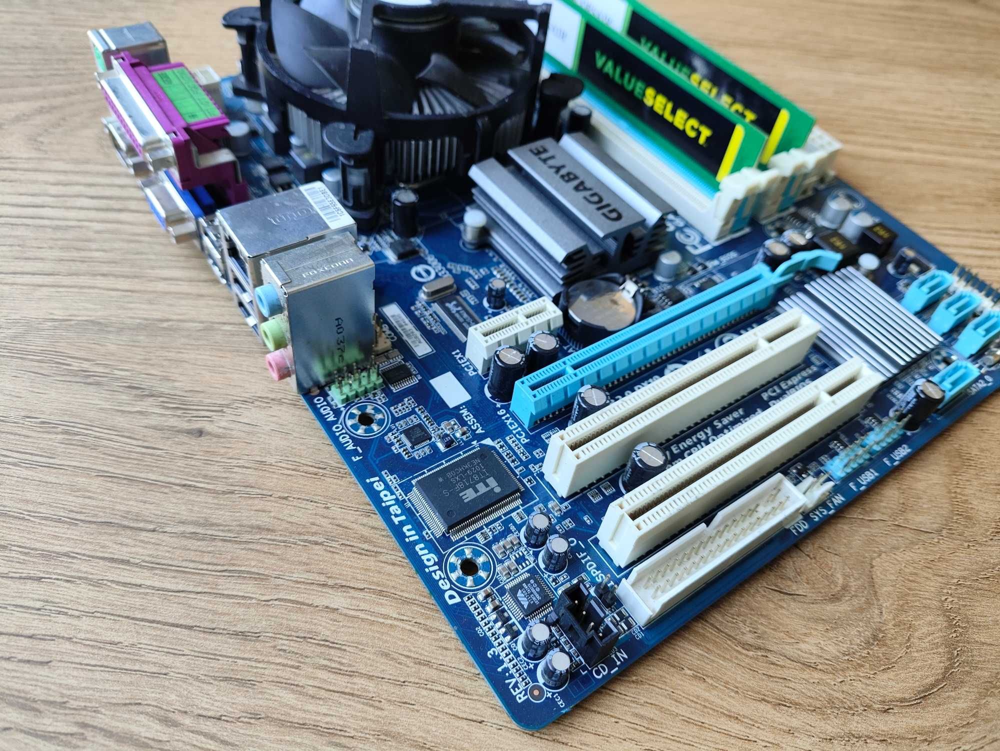 GIGABYTE GA-GM41-Combo +Intel Dual Core E5700 + 4GB DDR3
