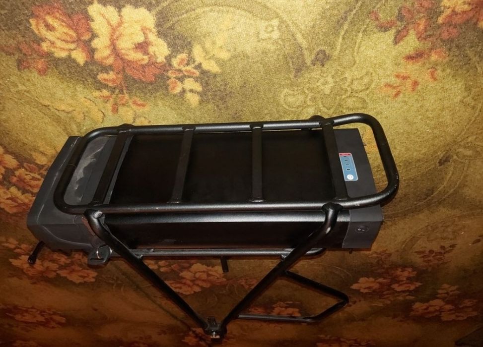 акомулятор 36вольт24ам  в багажнике