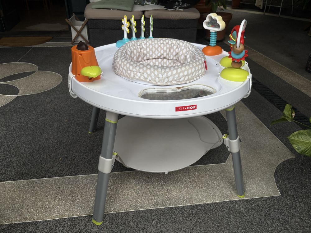 Mesa de atividades da skip hop