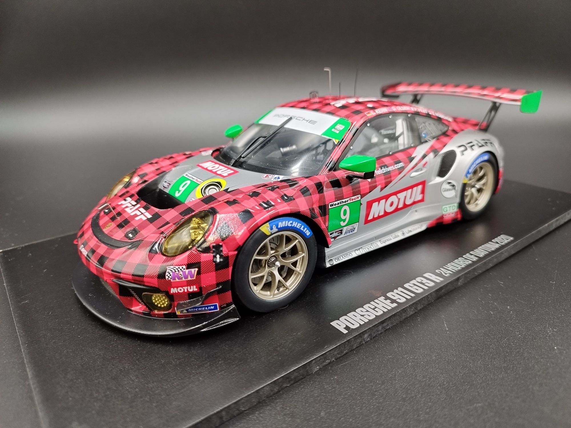 1:18 Spark Porsche 911 GT3 R 24H of Daytona 2020 model