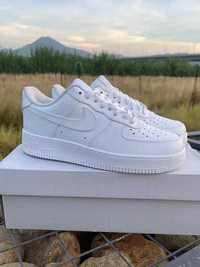 Nowy i oryginalny Nike Air Force 1 Low '07 White