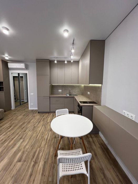 Затишна 1-кімнатна квартира в сучасному комплексі