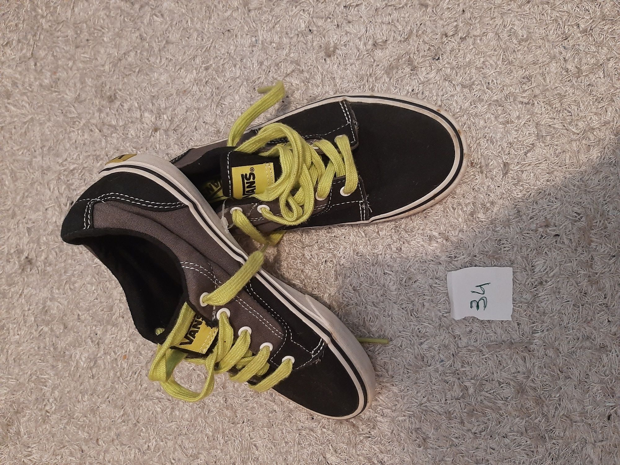Tenis numero  34