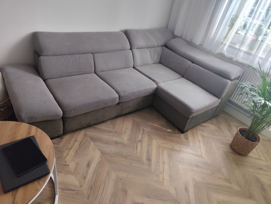 Narożnik z funkcją spania plus dodatki