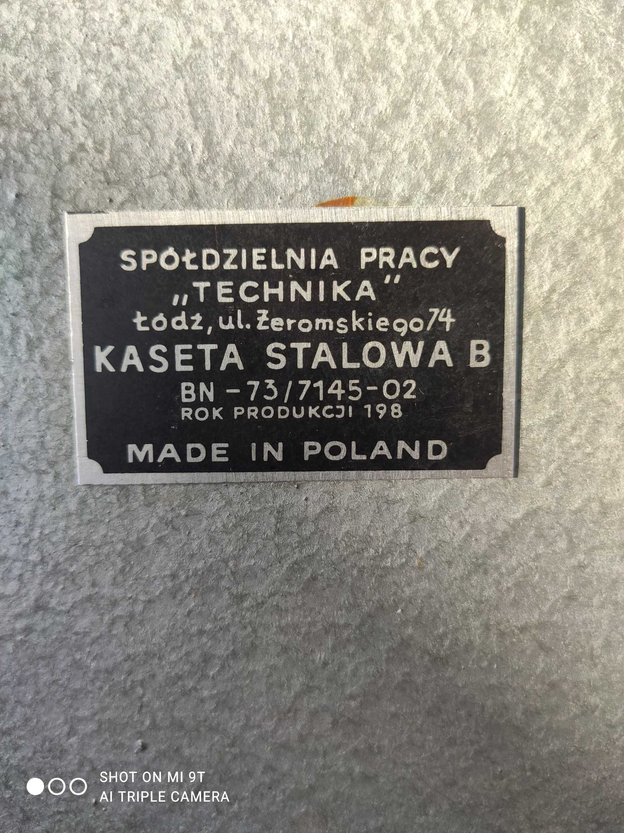 Kasetka kaseta stalowa na broń pieniądze PRL