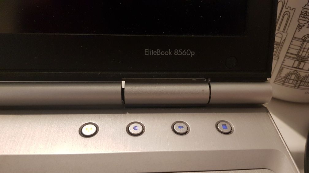 Dwa Laptopy HP elitebook 8560p core i7 + stacja dokująca