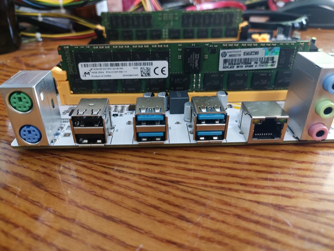Комплект Qiyida X99 K9S + Xeon E5-2690V3 + 32 Gb DDR4 Micron