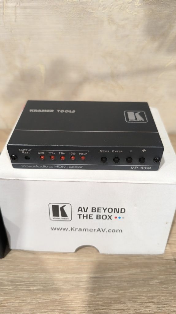 Конвертор видеосигнала. Kramer vp 410. RCA-HDMI Для ретро консолей