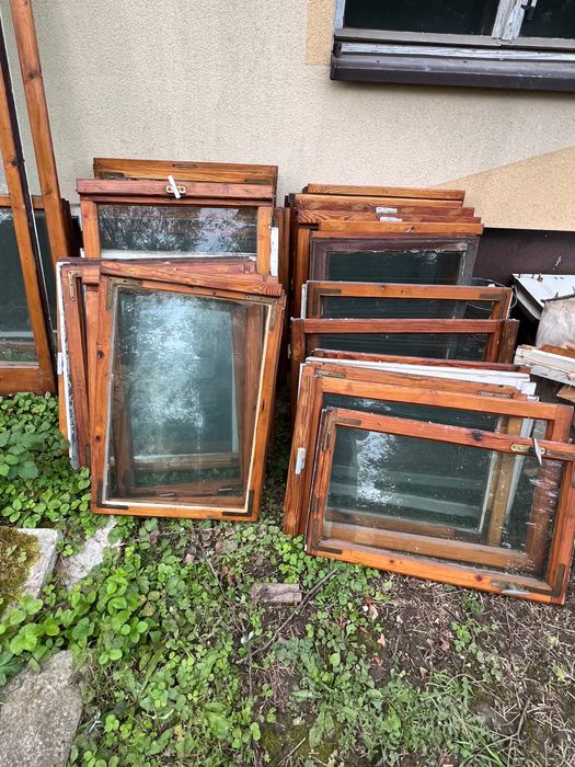 Okna drewniane z rozbiórki bez futryn