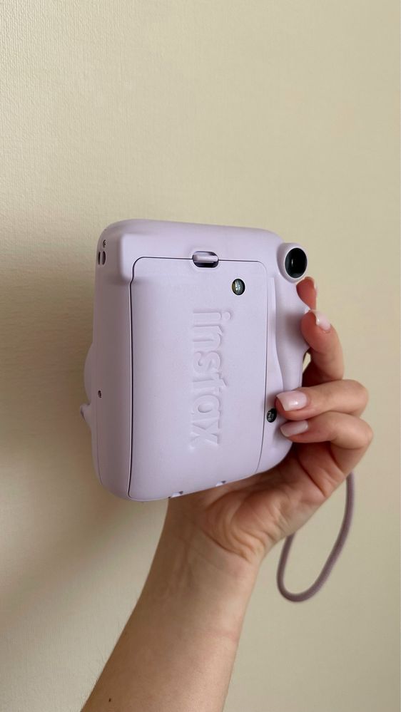 продам Fujifilm Instax mini 11