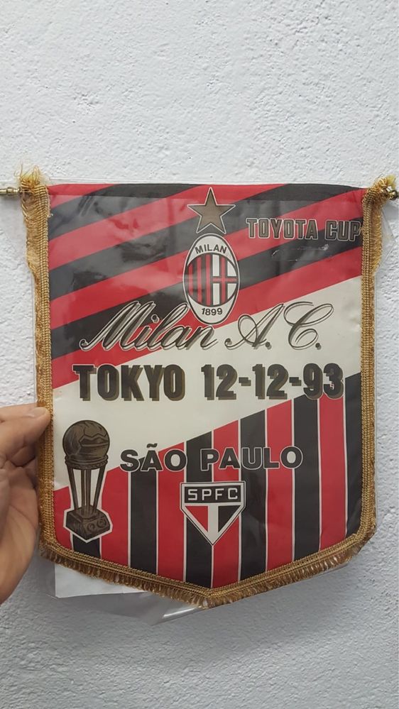 Galhardete da final do mundial de clubes entre AC Milan e São Paulo