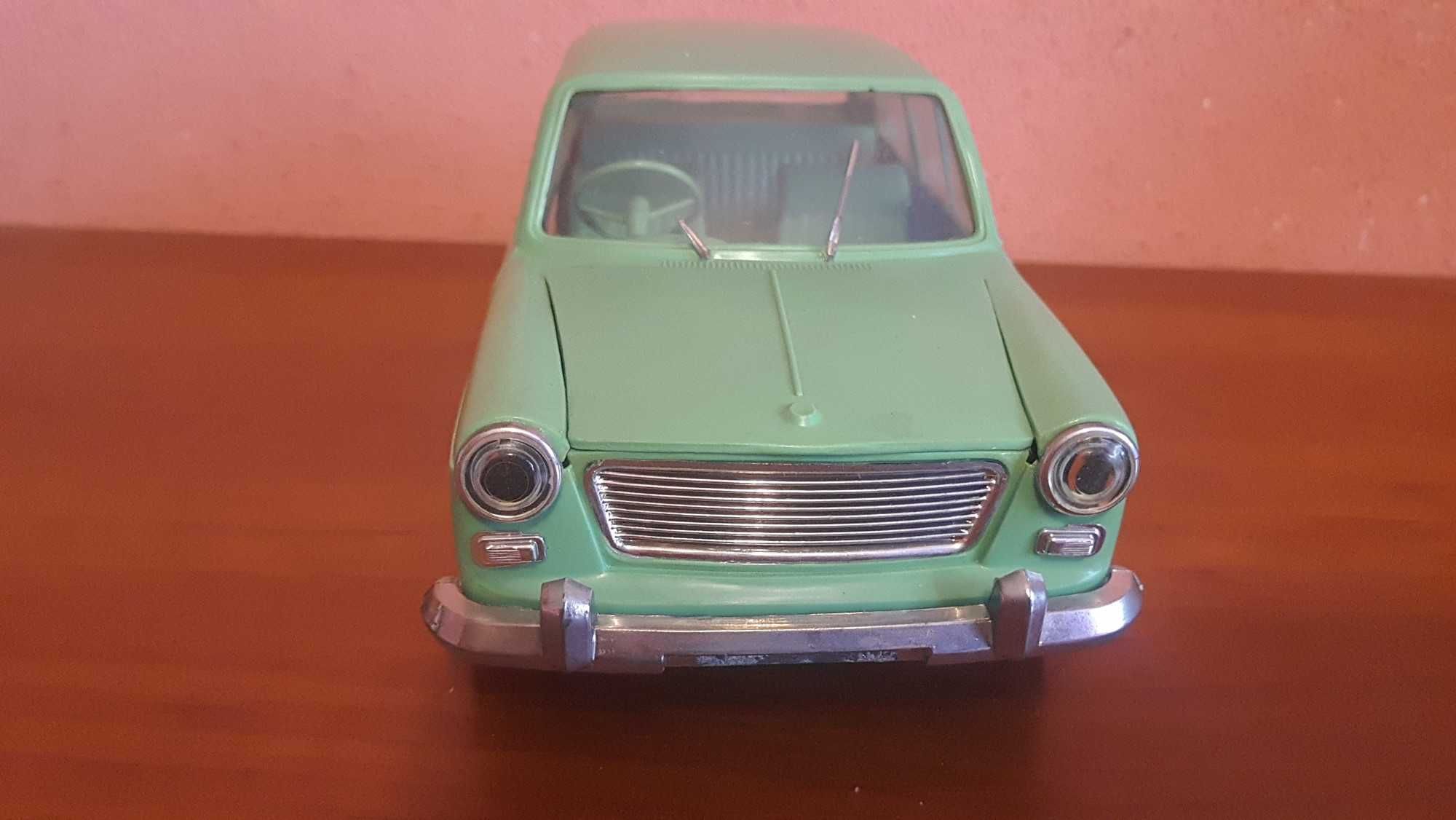 АвтоМашинка  ГДР 80-х пластмасс