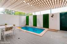 Moradia T3+1 com piscina, 2 pátios, 2 entradas, estacionamento, terren