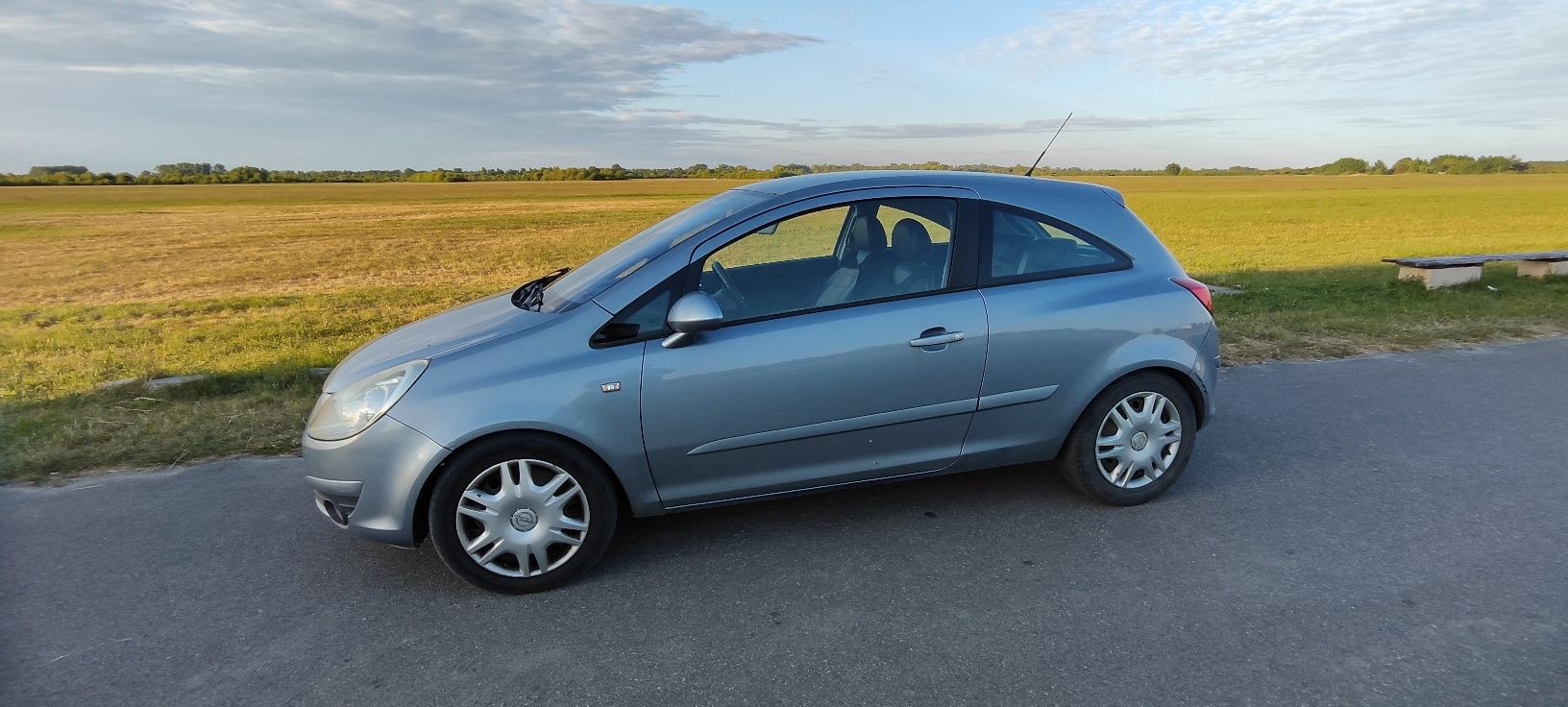 Opel Corsa 1.4 benzyna