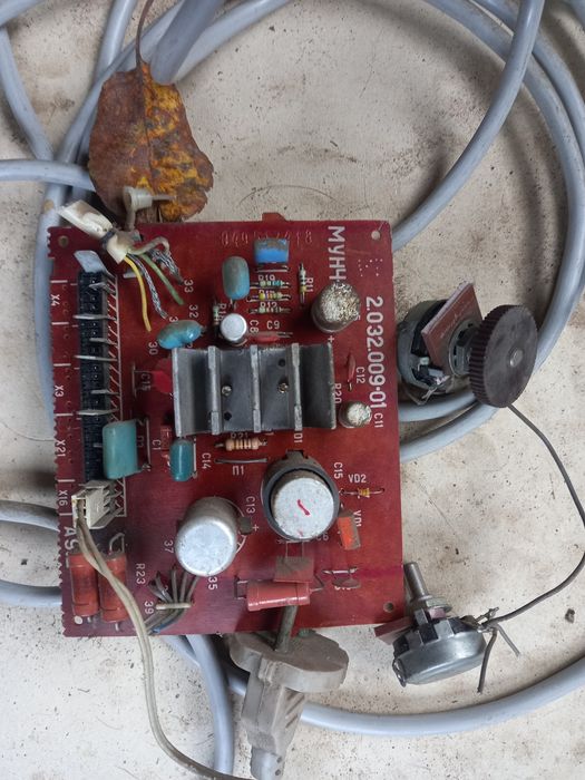 Плати з електрона