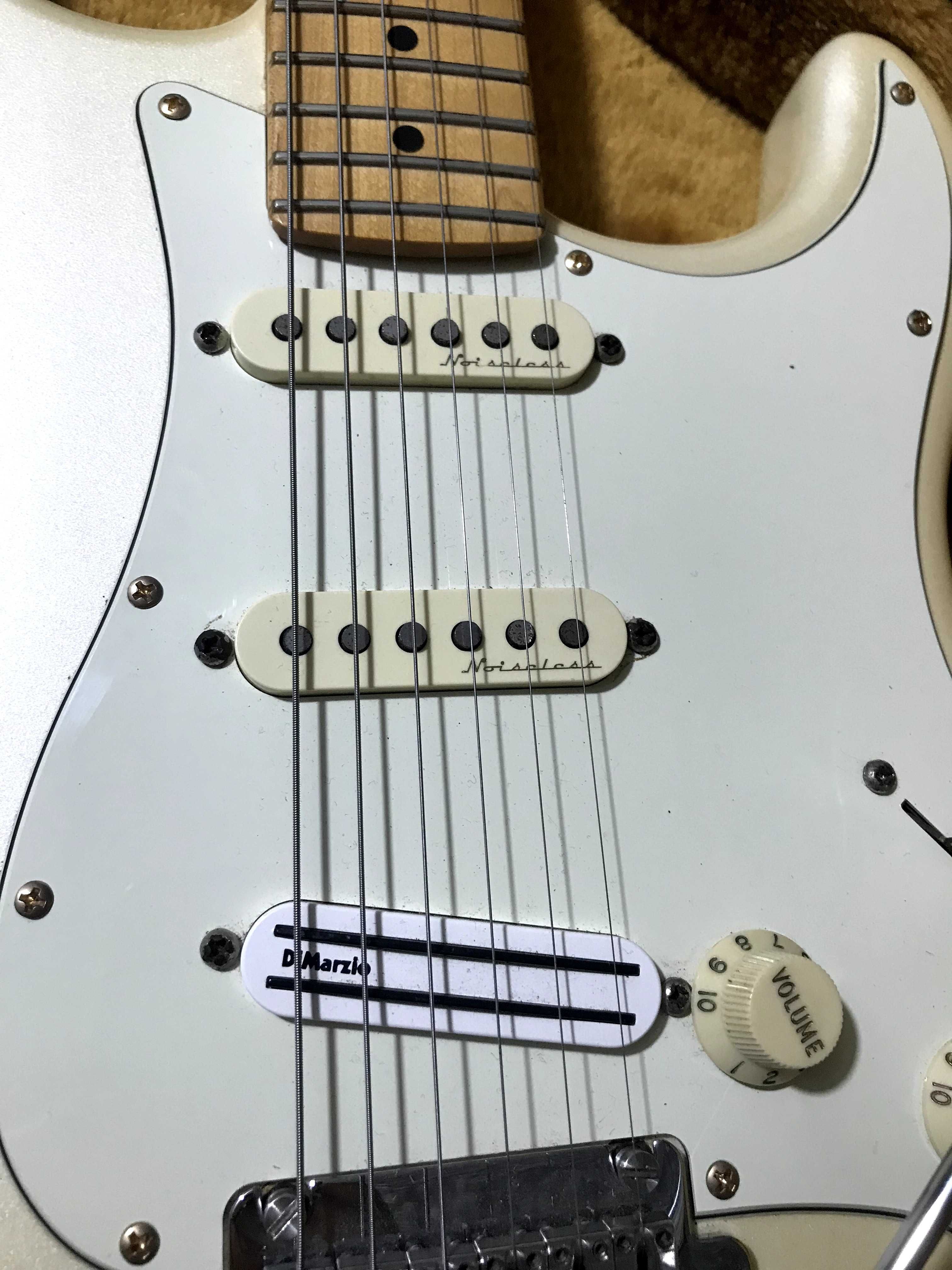Fender Stratocaster 75 anos Player Plus MIM