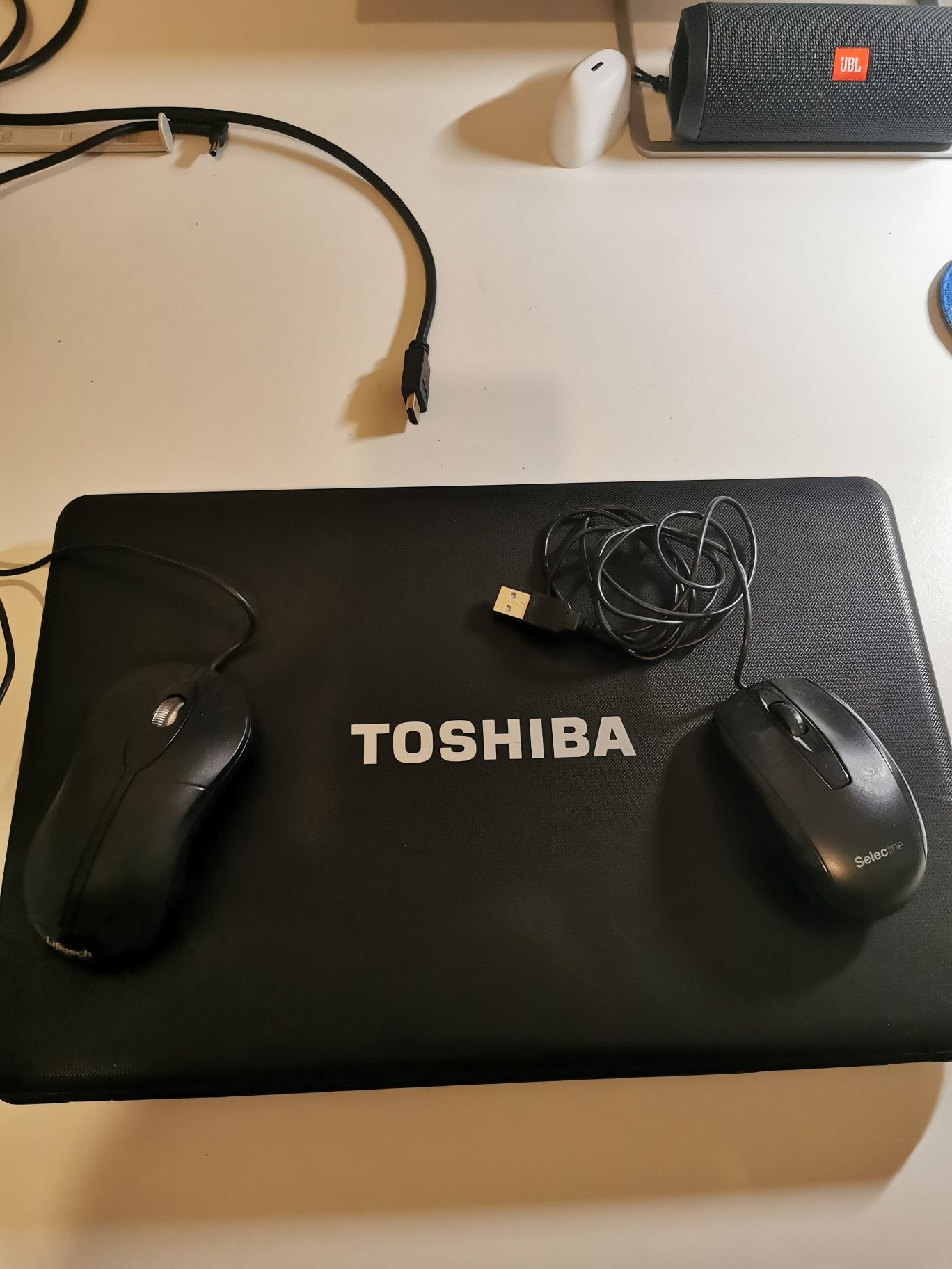 Portátil toshiba + ratos lifetech e selectline